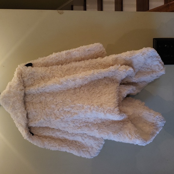 ME Jane white vest. Size small. - Picture 3 of 3